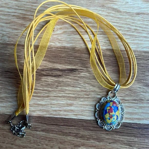 Gorgeous Rainbow Jasper (Circus Stone) in a Sterling Silver Pendent Setting, sta - Picture 2 of 3